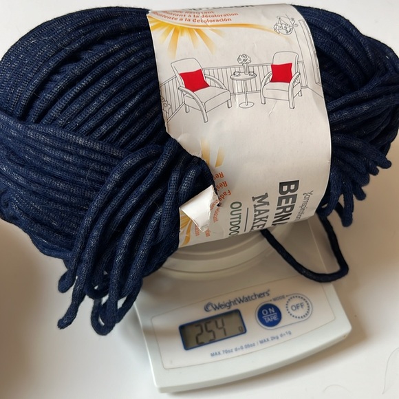 Bernat Maker OUTDOOR yarn - Picture 6 of 7